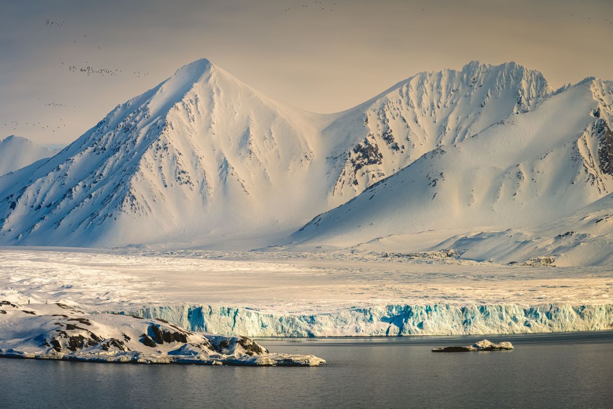 Funkstille im Eis? Kommunikation auf Spitzbergen – für Draufgänger & Vorsichtige